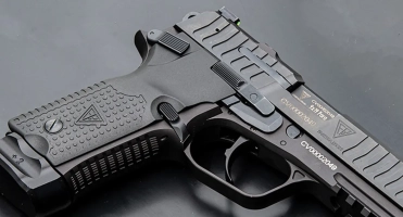 Pistolet VIS 100 M1 – polska precyzja dla profesjonalistów i entuzjastów