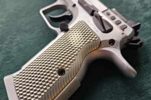 Pełny Zestaw IPSC Tanfoglio Stock II Xtreme Chrome, wieszak, ładownice i pas DAA