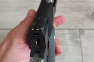 BUL 1911 Commander Classic .45 ACP + 800 szt.