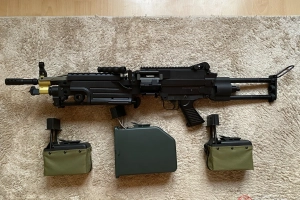 Sprzedam replikę karabinu maszynowego M249 (SA-249 PARA)